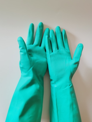 Guante verde del nitrilo de la salida anti 13 pulgadas de guantes resistentes solventes del nitrilo
