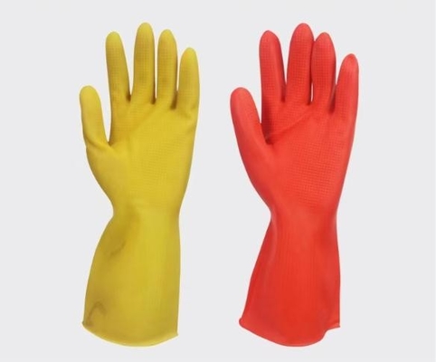 La prenda impermeable del guante del hogar del látex de la resistencia solvente se reunió alineando guantes libres del látex