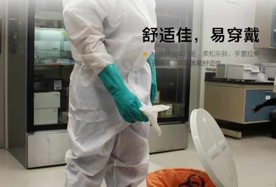 Dedo texturizado con guante de nitrilo verde certificado CE diseñado para la protección en entornos industriales y de laboratorio médicos